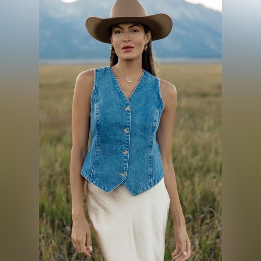 Women's Denim Vest - Blue Sleeveless Button Front